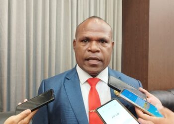 DPRD Jayapura Usulkan, Yan Yap Ormuseray, Triwarno Purnomo dan Semuel Siriwa ke Kemendagri