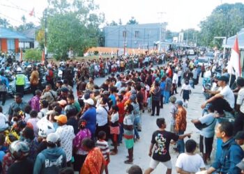 Antusias Masyarakat Biak Sambut Kedatangan Presiden Joko Widodo