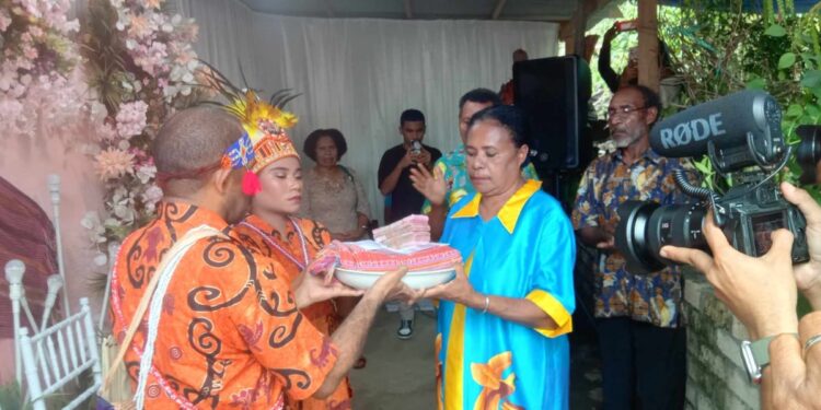 Akut Bayar Mas Kawin Insos Biak Lunas