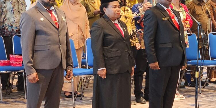 Nerlince Wamuar Rollo Perempuan Asli Tanah Tabi Menjabat Ketua MRP Provinsi Papua