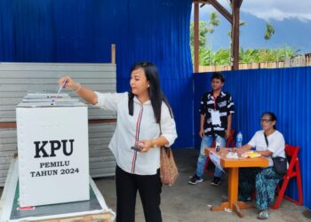 Cintiya Ruliani Talantan Gunakan Hak Suara di TPS 040 Dobonsolo