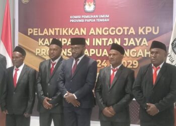 KPU RI Lantik 5 Komisioner KPU Intan Jaya Periode 2024-2029