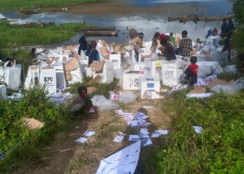 Ratusan Surat Suara Di Bongkar , Di Rusak dan di Bakar, Pemilu 2024 Kabupaten Paniai Terancam di Tunda