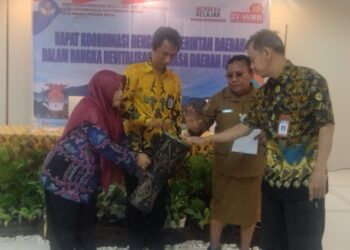 Staf Ahli Gubernur, Elsye Rumbekwan Buka Rakor Revitalisasi Bahasa Daerah