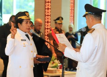 Pj.Gubernur Papua Lantik Binsyowi Sofia Bonsapia, SH, M,Hum Sebagai Penjabat Bupati Biak Numfor