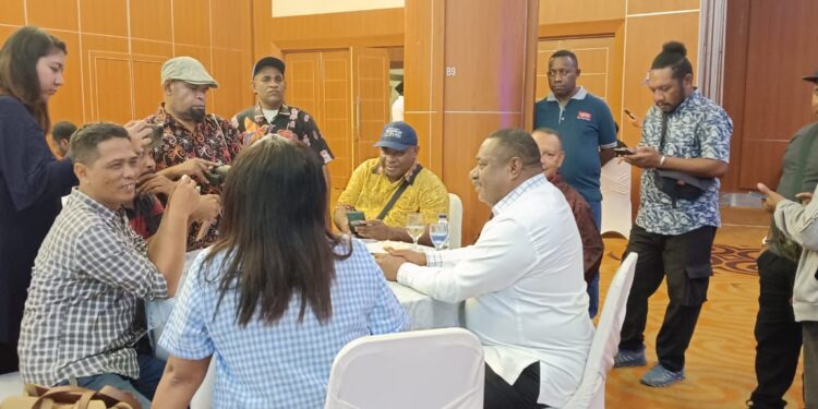 Boy Markus Dawir Buka Puasa Bersama PPM, Relawan Progib Papua dan Insan Pers