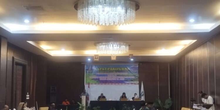 Paripurna, DPRD Kabupaten Jayapura Beri Puluhan Rekomendasi LKPj Bupati