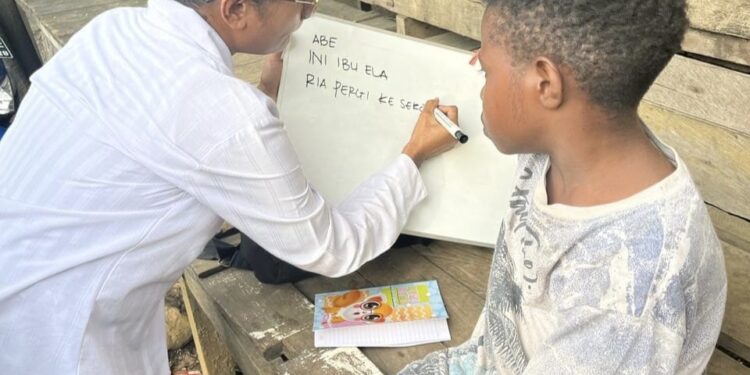 Bersama Srikandi Cycloop, Lakukan Gerakan Baca Tulis Berantas Buta Aksara