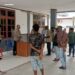 Warga Gelar Aksi Demo di Kantor Bupati Keerom, Meminta Sekda Trisiswanda Indra Dibebaskan