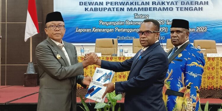 DPRD Gelar Sidang LKPJ Bupati Mamberamo Tengah Tahun Anggaran 2023