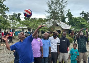 Kepala Dinas Pemuda dan Olahraga Kabupaten Yahukimo Buka Turnamen HUT GIDI Elisa cup