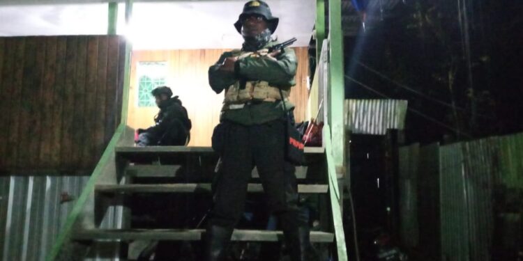 8 Anggota Polsek Sugapa Intan Jaga Siap Siaga Jaga Malam Taqbiran