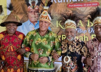 Maju Gubernur Papua, Kaka Besar Paulus Waterpauw Minta Doa Restu Dewan Adat Papua