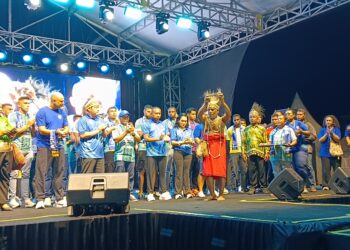 Launching Tim PSBS Biak, Kepala Suku Byak dan Tabi Memberi Doa Restu