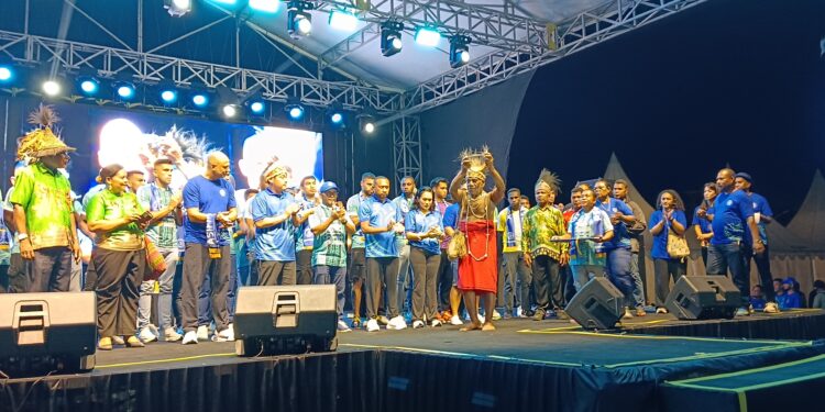 Launching Tim PSBS Biak, Kepala Suku Byak dan Tabi Memberi Doa Restu