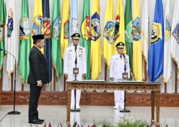 Atas Nama Presiden, Mendagri Lantik Pj. Gubernur Papua dan Papua Selatan