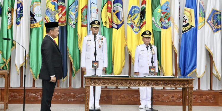Atas Nama Presiden, Mendagri Lantik Pj. Gubernur Papua dan Papua Selatan