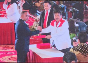 HUT RI ke-79, Pemkab Jayapura Terima Duplikat Bendera Pusaka dari BPIP