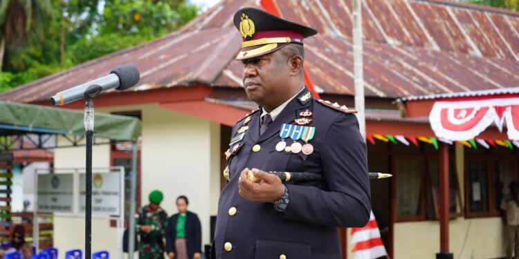 Upacara HUT Kemerdekaan RI Ke-79 di Distrik Kemtuk Gresi’ Irup Upacara oleh Kapolres Jayapura