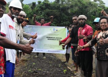 Asisten II Sekda Kabupaten Jayapura Ajak Masyarakat Untuk Terus Bertani