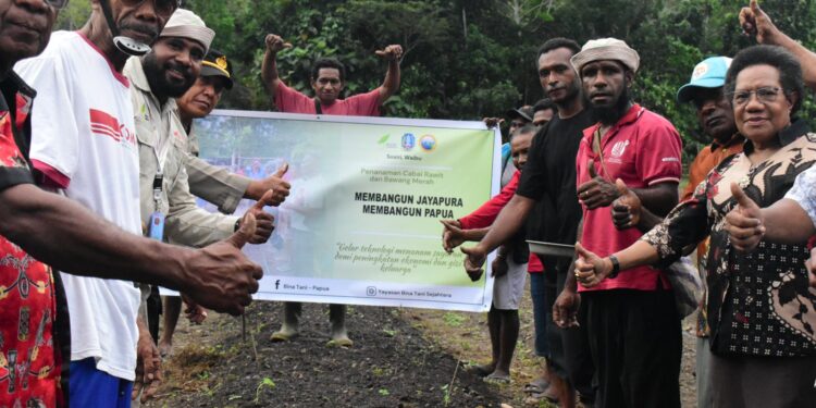 Asisten II Sekda Kabupaten Jayapura Ajak Masyarakat Untuk Terus Bertani
