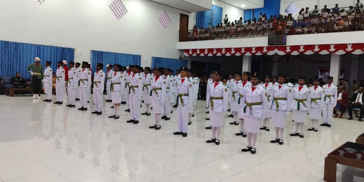57 Anggota Paskibra Kabupaten Mamteng Dikukuhkan