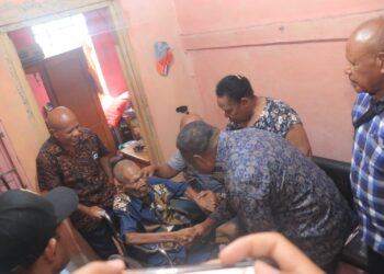 Ondoafi Besar Tobati Enggros Memberi Restu kepada BMD -Dipo Maju Walikota Jayapura