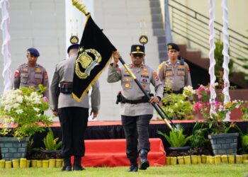 Penyerahan Pataka “Rastra Samara”, Simbol Estafet Kepemimpinan Polda Papua
