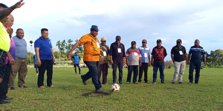 Bacabup Jayapura Ted Mokay’ Resmi Membuka Turnamen Sepakbola Yorro Cup ke -27 Tahun 2024