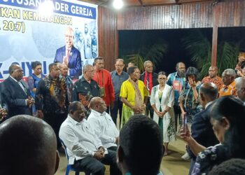 Puluhan Hamba Tuhan Tumpangkan Tangan Doakan Wilem Wandik-Aloysius Giyai Maju Pilgub Papua Tengah