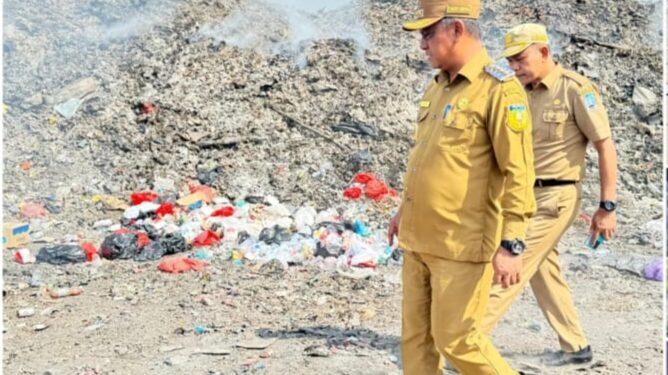 Pj. Bupati Jayapura Tinjau Lokasi TPA dan TPU