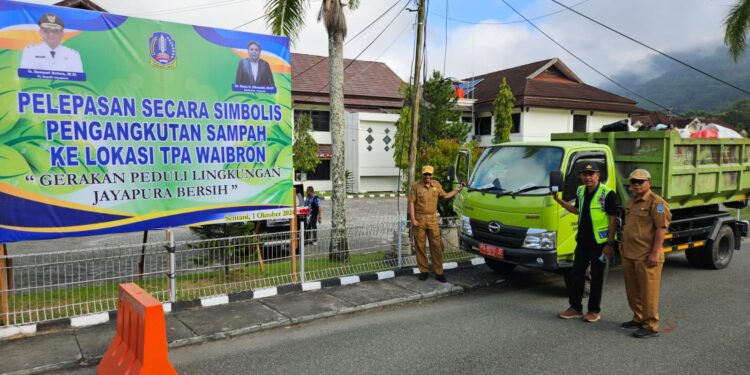Semuel Siriwa’ Canangkan Kembali Program Kebersihan di Kabupaten Jayapura