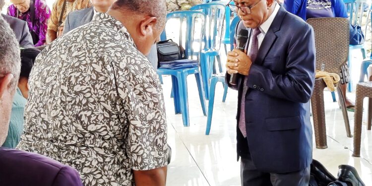 Calon Bupati Ted Mokay Didoakan dan Diberkati oleh Pdt. Thedd J. Windewani