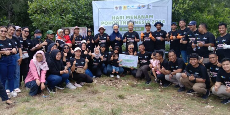 Peduli Lingkungan, PLN Nusa Daya Tanam 1000 Pohon Bakau di Jayapura