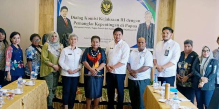Komisi Kejaksaan RI Sambangi Papua, Dialog Bersama Pemangku Kepentingan Tentang Peran Tugas Pokok dan Fungsi Kejaksaan