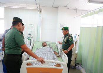 Pangdam XVII/Cenderawasih Jenguk Korban Kekejaman OPM Di RSMI Jayapura