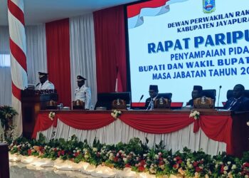 Bupati Yunus Wonda Sampaikan Pidato Pertama Dalam Rapat Paripurna DPRK Jayapura