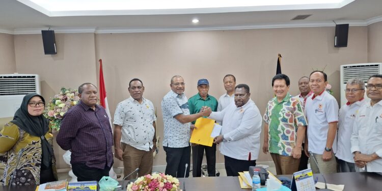DPR Papua Menerima Dokumen Revisi Perdasi Nomor 14 Tahun 2023 Tentang Penyelenggaraan Olahraga di Papua