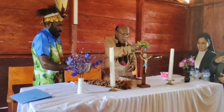 Uskup Jayapura Kunjungi Kring Santo Yusuf Kobakma