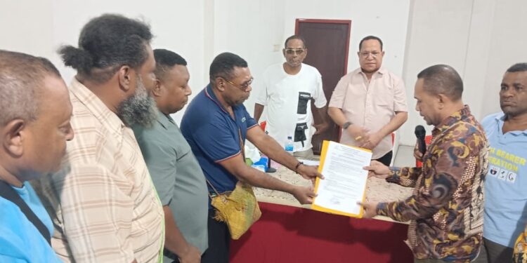 Ketua Bara JP WFA Bertemu Sejumlah Toko Adat Ambai Papua Bersepakat Memutuskan Siap Menangkan MARI-YO Sebagai Gubernur dan Wakil Gubernur Papua