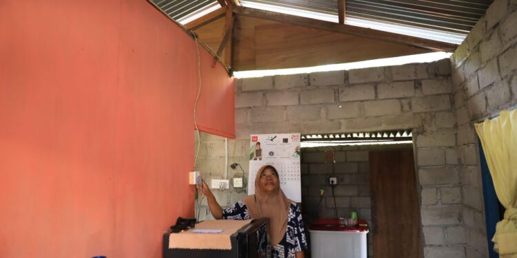 Dulu Terbatas, Kini Terang Sepanjang Hari : Warga Pulau Parit Nikmati Listrik PLN 24 Jam