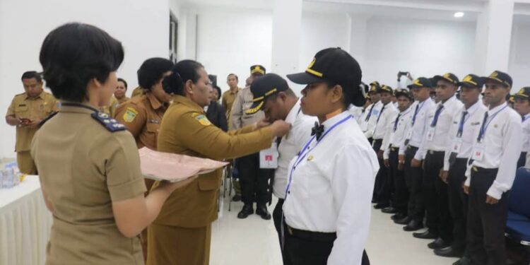 Sekda Supiori Menutup Diklat Prajabatan Honorer K2 CPNS Gol II, III dan Orientasi bagi P3K Formasi 2023