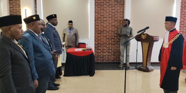 Pimpinan Defenitif DPRK Mamteng Dilantik