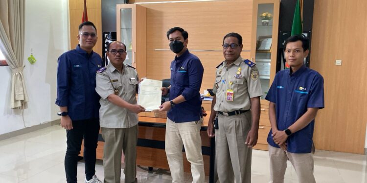 Perkuat Legalitas Aset Ketenagalistrikan, PLN UIP MPA Terima 6 Sertifikat Tapak Tower SUTT 70 kV Gewaja, Papua
