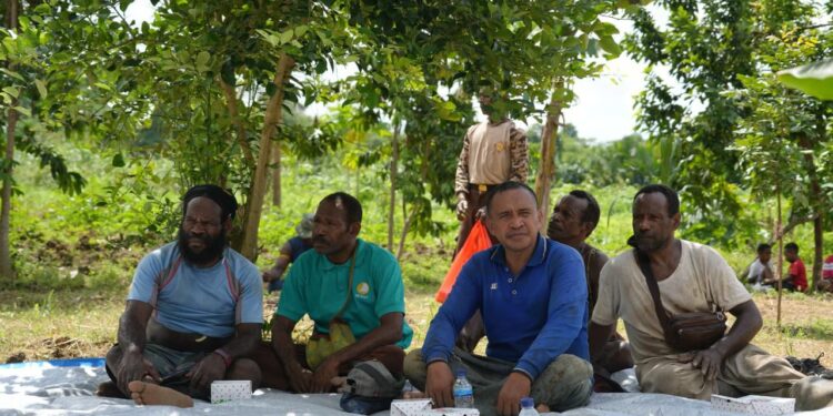 PLN UIP MPA Perkuat Komitmen Pemberdayaan Berkelanjutan: Warga Kampung Koya Koso Bahas Arah Pengembangan Program Agroforestri