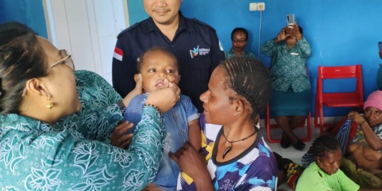Ketua TP PKK Mamteng Kunjungi Posyandu Kampung Dogle
