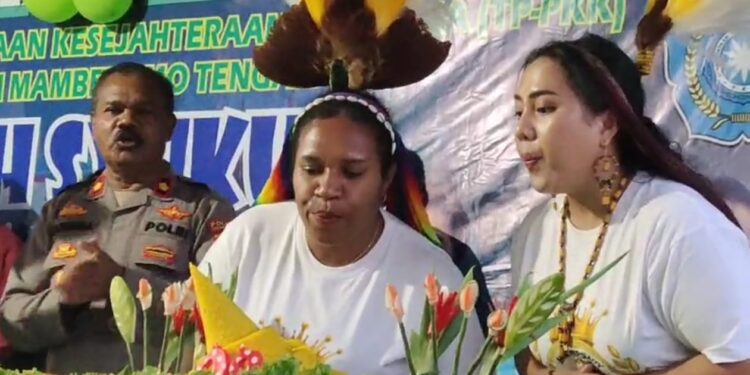 Ibadah Syukur Peringati HUT Ketiga PKK Kabupaten Mamteng