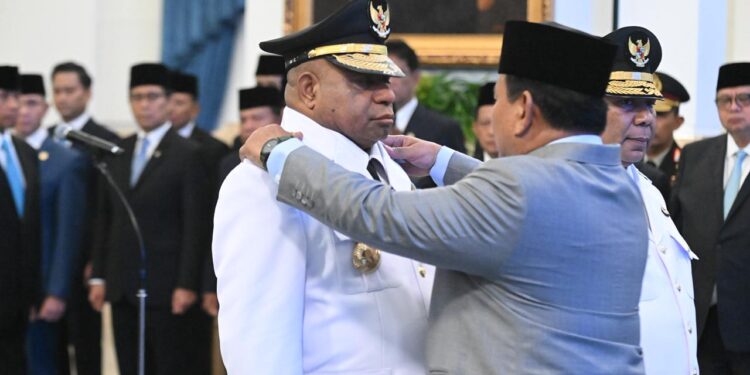 Presiden Prabowo Lantik Matius Fakhiri Aryoko Rumaropen Sebagai Gubernur dan Wakil Gubernur Papua Periode 2025-2030