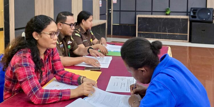 PLN UIP MPA Tuntaskan Pembayaran Kompensasi ROW SUTT 150 kV Manokwari, Akselerasi Pembangunan Infrastruktur Listrik Papua Barat