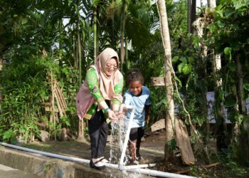 Srikandi PLN UIP MPA Dukung Penguatan Ketahanan Air Bersih Masyarakat Sabron Yaru